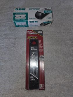 2 boxes of replacements blade Brand New (Price Is Firm)