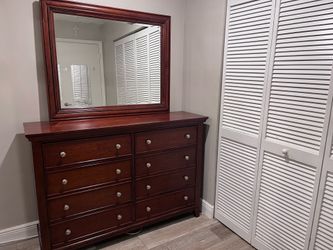 Queen bedroom set