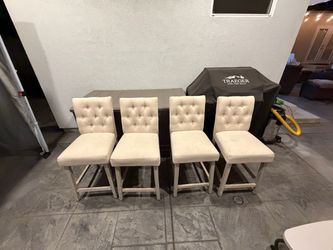 Set of 4 Target Tufted Linen Counter Stools – Cream / Light Wash