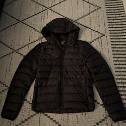 H&M Black puffer w/ hoodie (Open to negotiating)