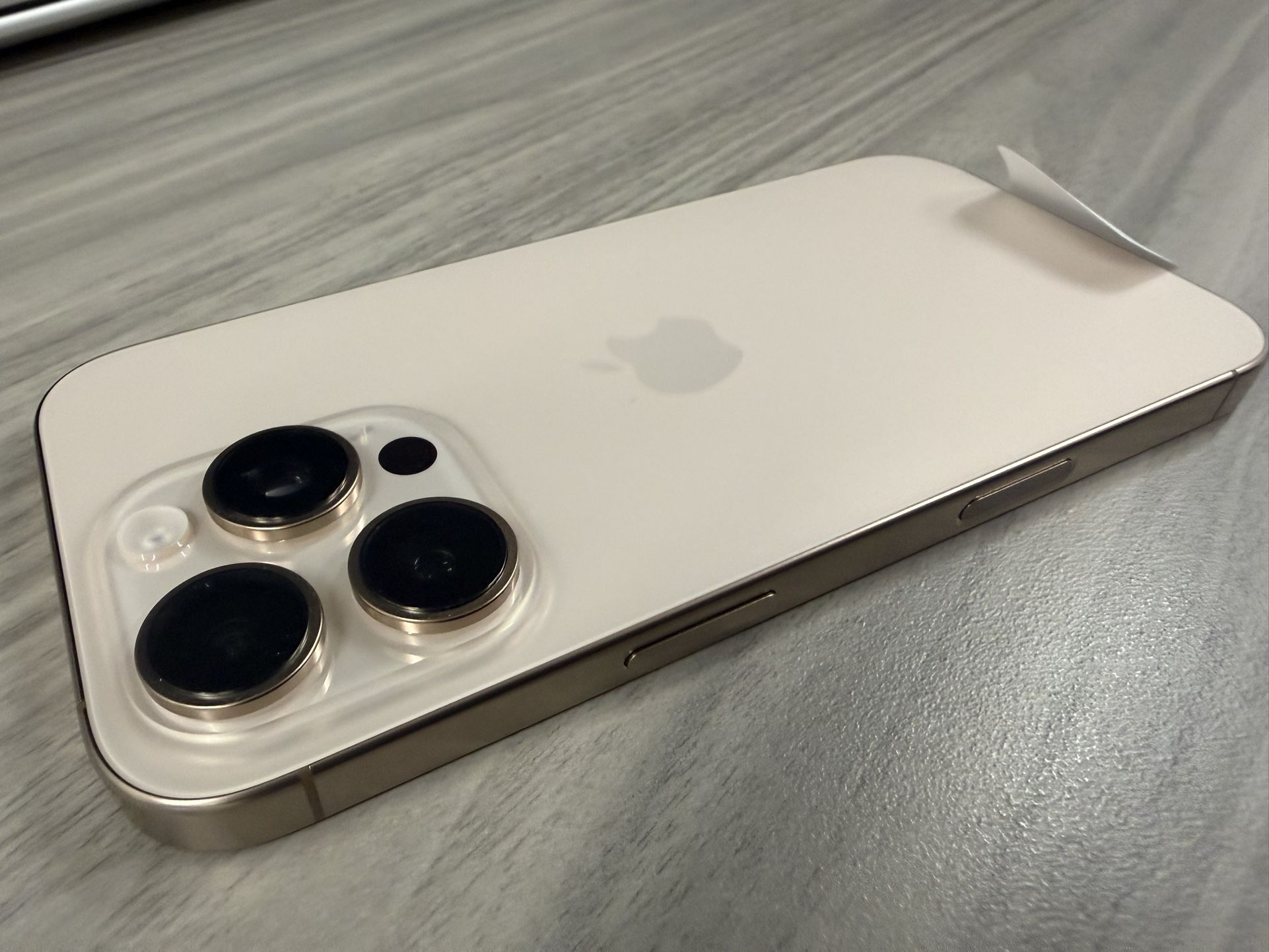 iPhone 16 Pro 128GB Desert Titanium-Unlocked