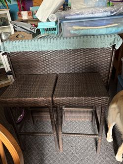 Wicker Bar With 2 Stools 