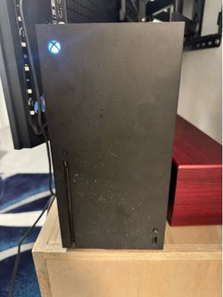 Xbox series X 1TB W/ 2 controllers