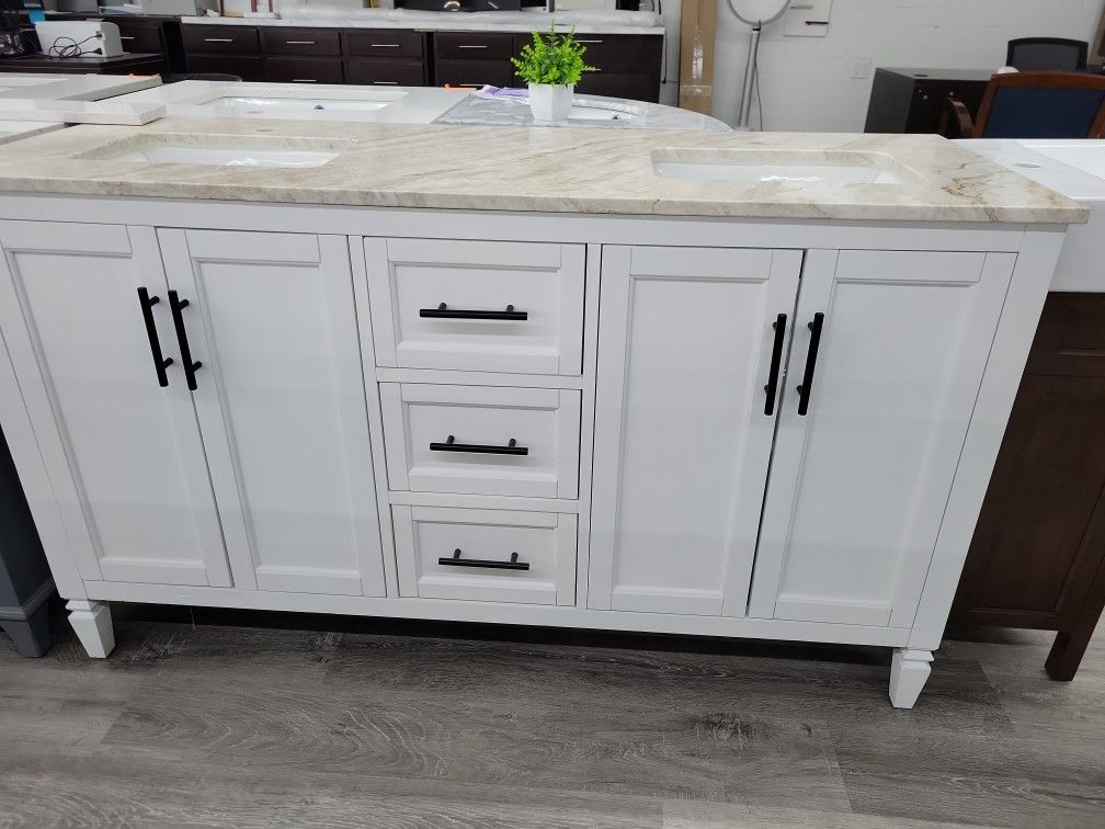 Bathroom Vanity 61" 