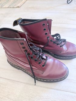 Dr martens women’s boot size 9.