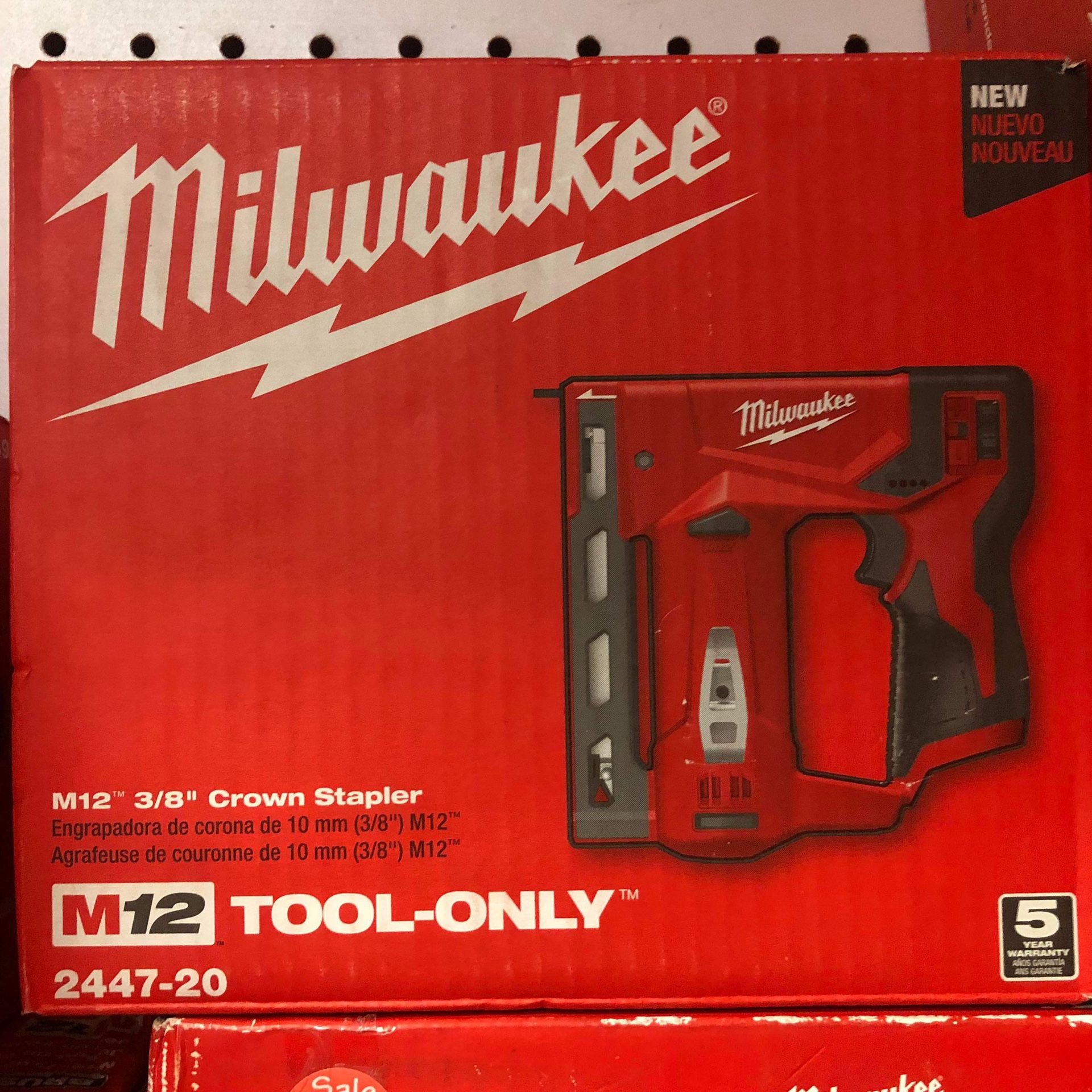 Milwaukee New Crown Stapler M12