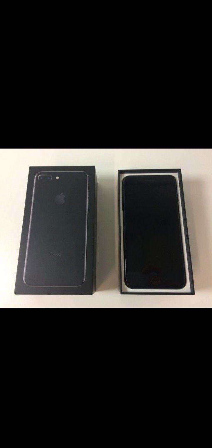 iphone 7 plus 32Gb unlocked like new