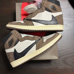Nike Jordan 1 Travis High Size 9.5, 11