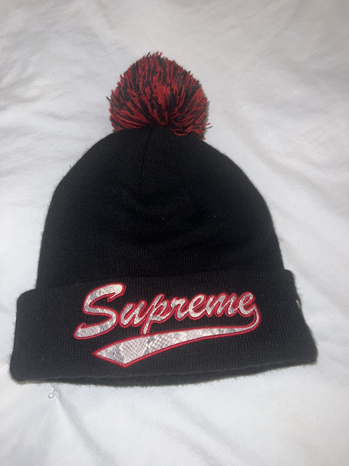 SUPREME BEENIE