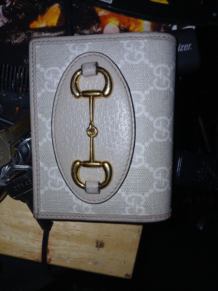 Gucci woman's wallet.