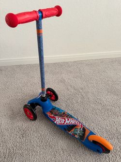 Brand New Hot Wheels Scooter
