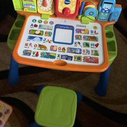 VTECH ACTIVITY DESK 