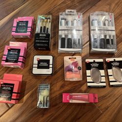 12-Piece Makeup Tools & Beauty Set – $15 for All
