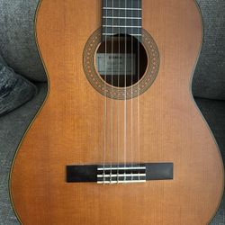 Full Size Guitar (Yamaha CG122MC)