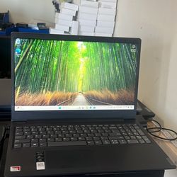 Lenovo Laptop Windows 11 Pro 8GB Of RAM 