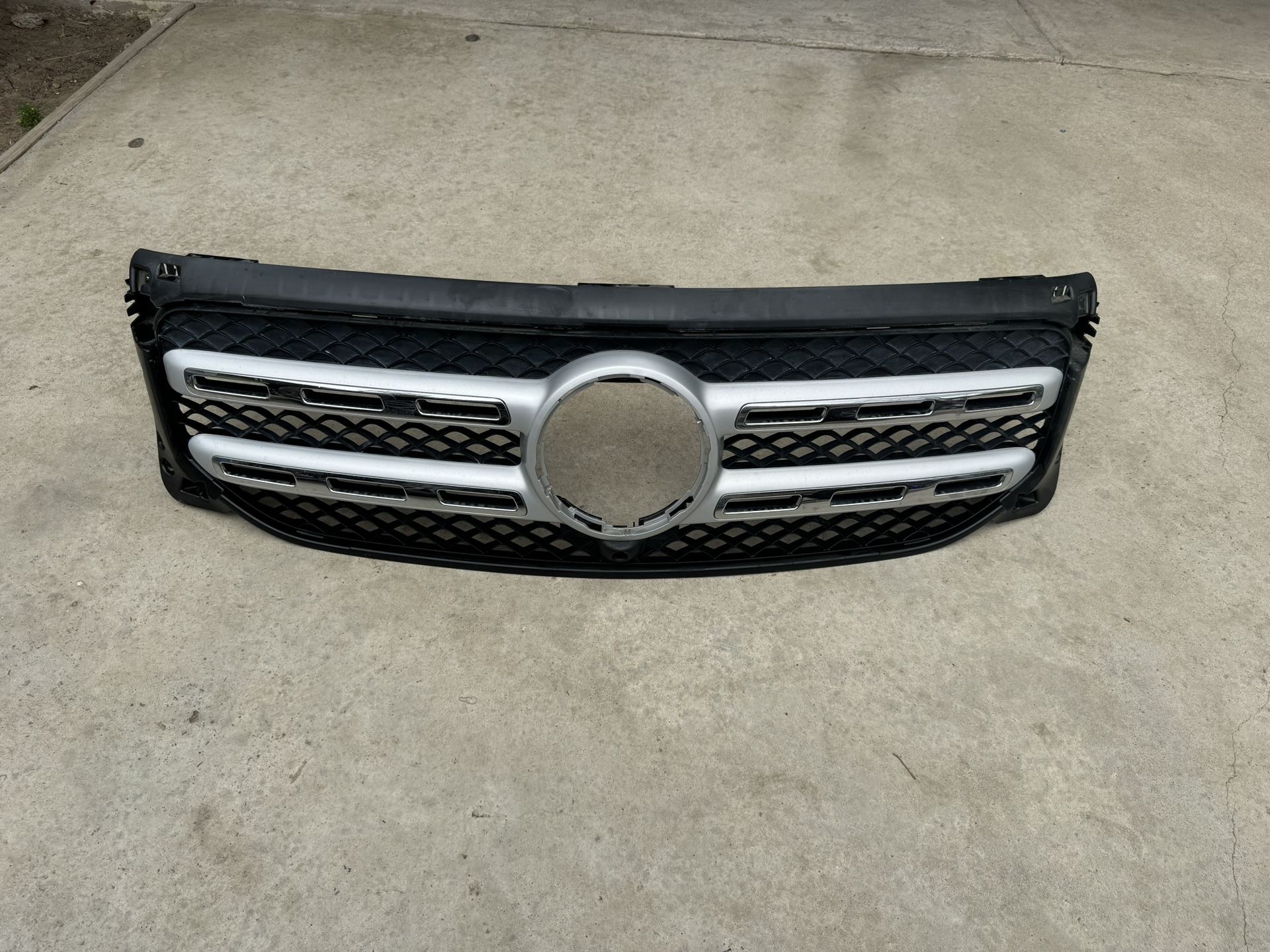 2021 Mercedes Benz GLB 250 Grille