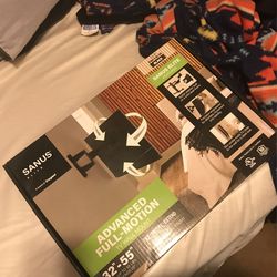32” -55” Advanced Full-motion. Tv Wall Mount