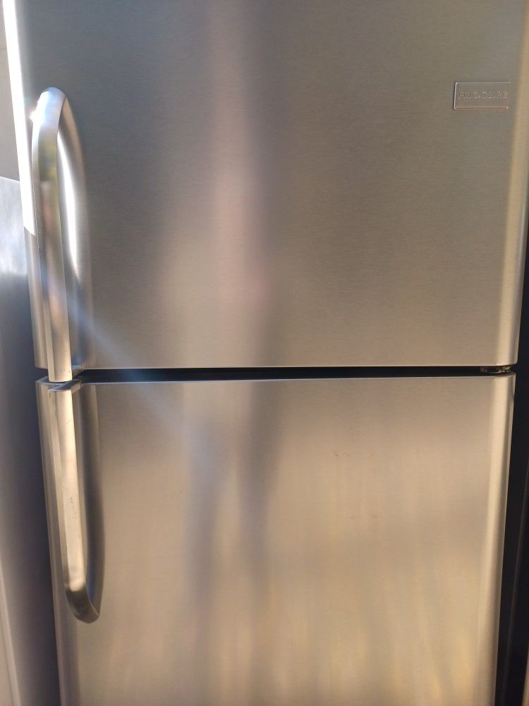 Stainless Refrigerator Excellent Condition 4 Months Warranty