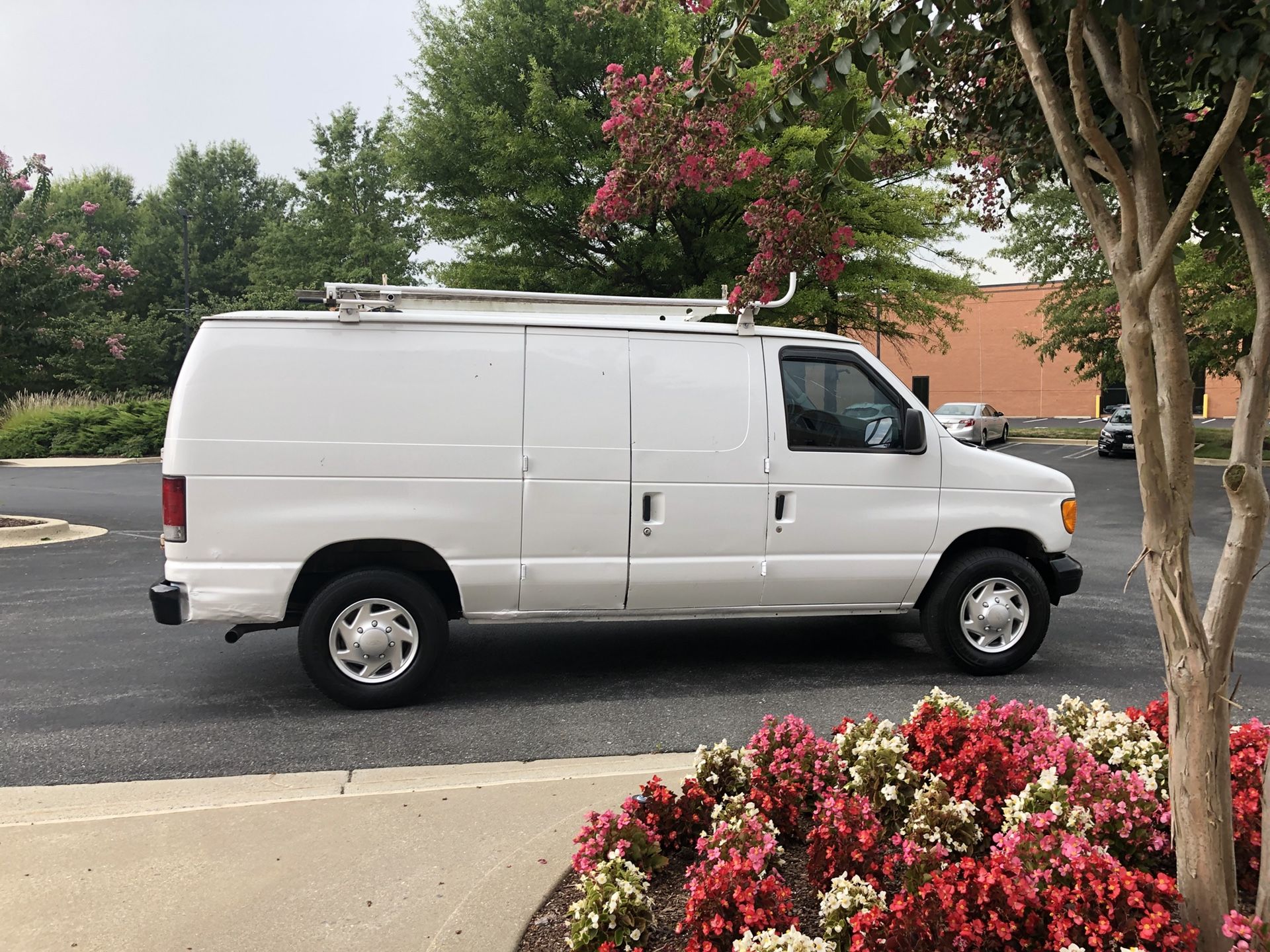 2004 E250 cargo work van cold AC