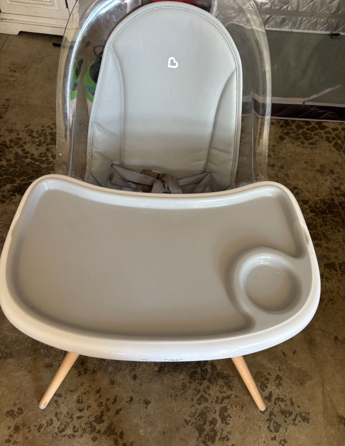 Munchkin Cloud Highchair