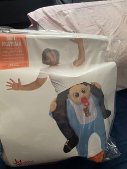 Baby piggy back costume!! Must go