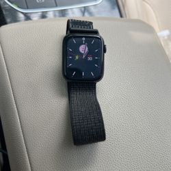 Apple Watch Se , 45.5 Size 