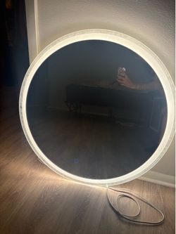 Vanity mirror