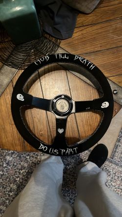 Aftermarket steering wheel