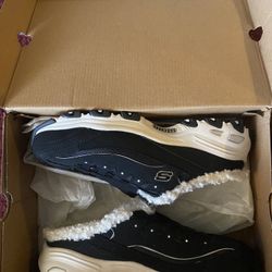 NEW Skechers D’Lites Comfy Step