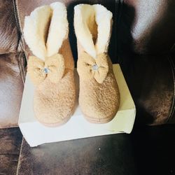 Winter Very Warm Boots(Only Wore Once)Size 7