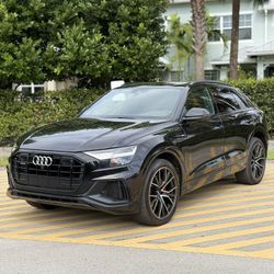 2019 Audi Q8 Premium+