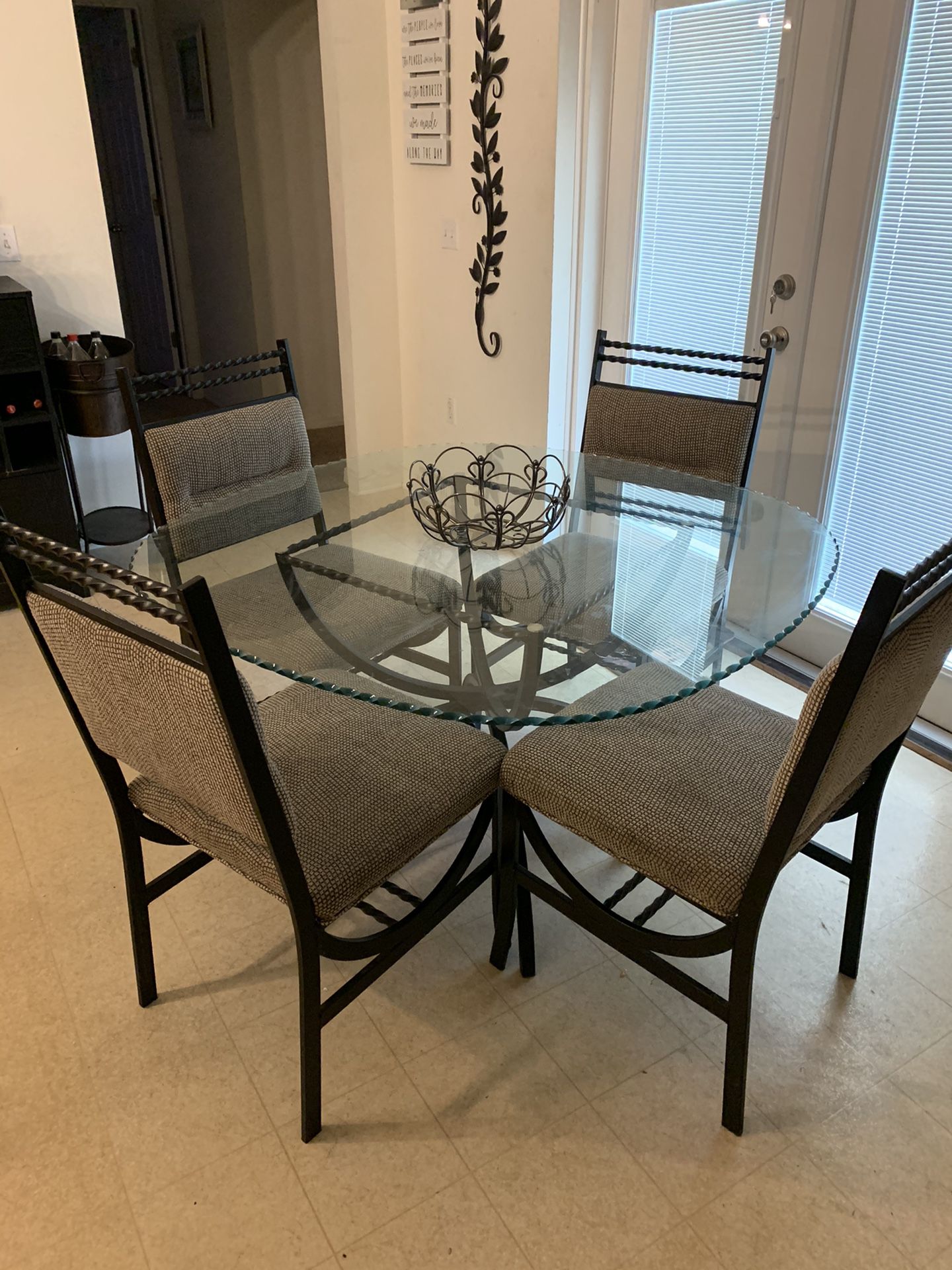 Kitchen table/4 chairs and 2 bar stools for $150