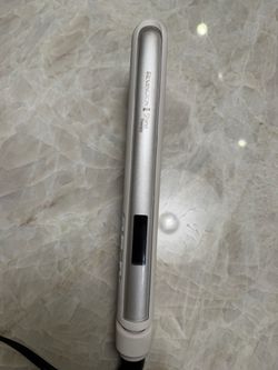 Remington Shine Therapy Flat Iron