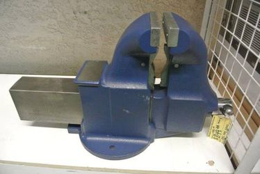 Yost Vises 34C 6″ Combination Pipe and Bench Vise for Sale in Mesa, AZ -  OfferUp