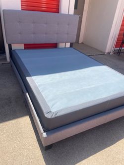 Cama Queen $175