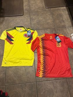 Men’s soccer jersey small
