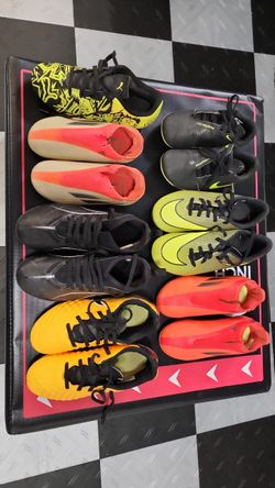 Kids Soccer Shoes 
