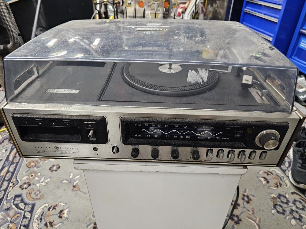 Vintage 8 Track And Record Player Combo