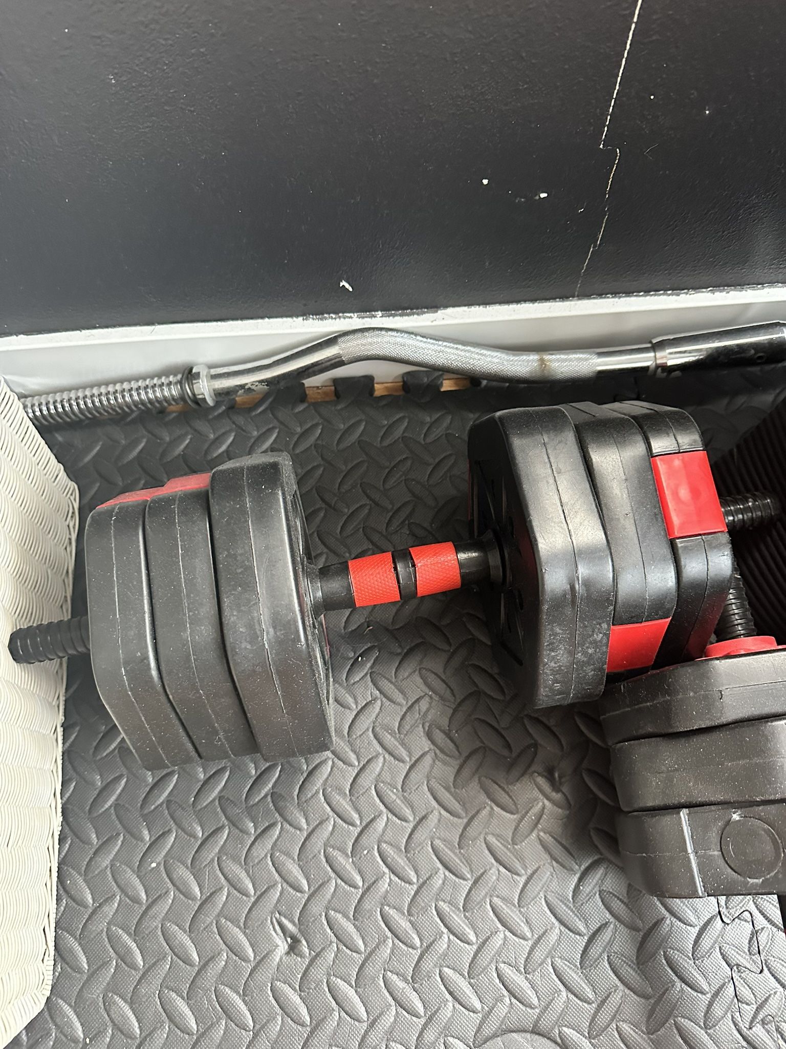 Adjustable dumbell Set 66lbs + Workout Bench