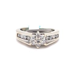10Kt White Gold Diamond Flower Cluster Ring 4.40g Size 7.5 2161
