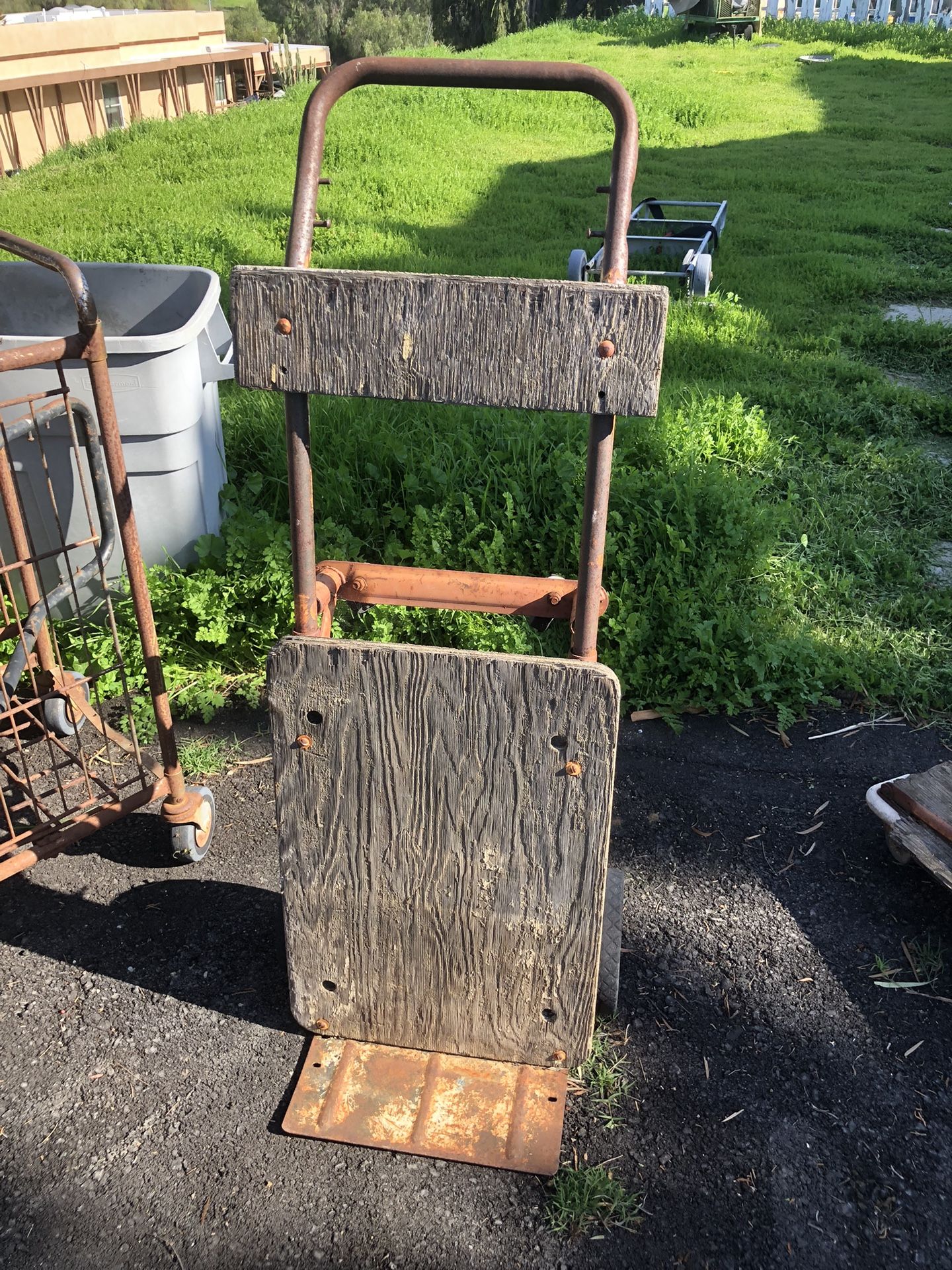 Hand Truck With Extra Wheels