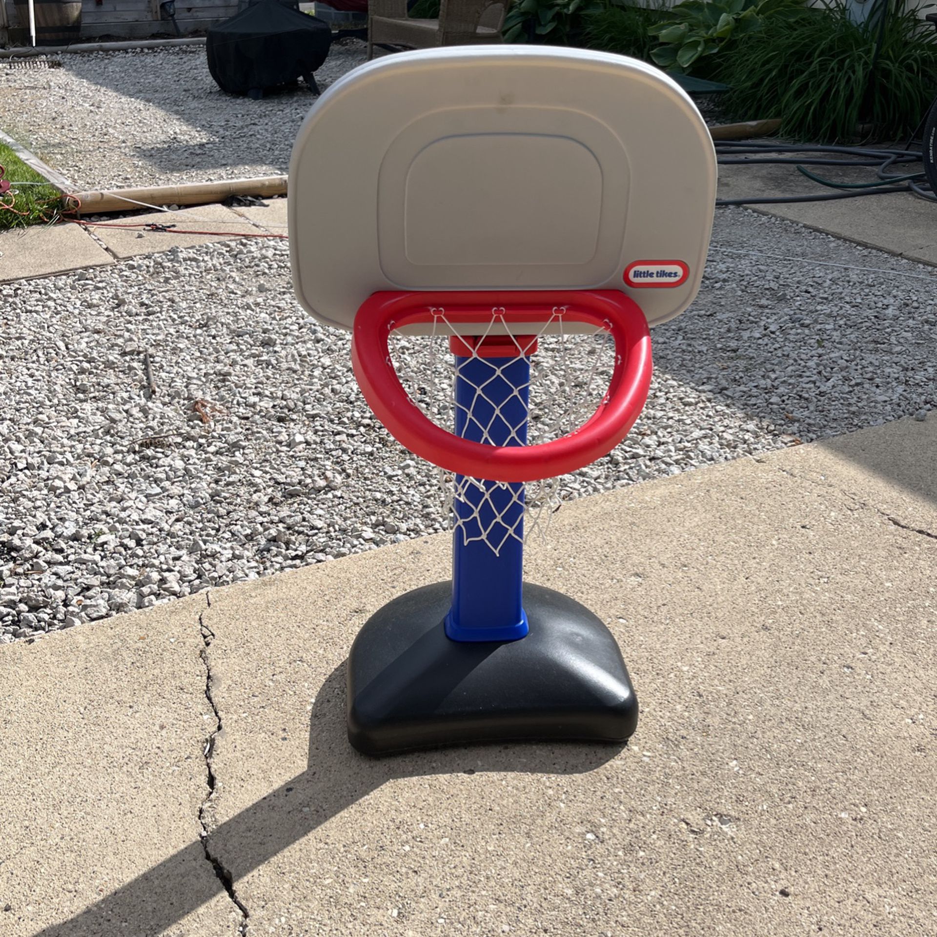 $5 Little Tikes Adjustable Basketball Hoop