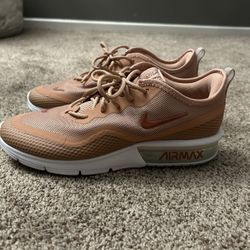 Nike Airmax Women’s Size 7.5