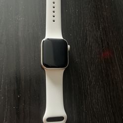 Apple Watch SE Cream/white 