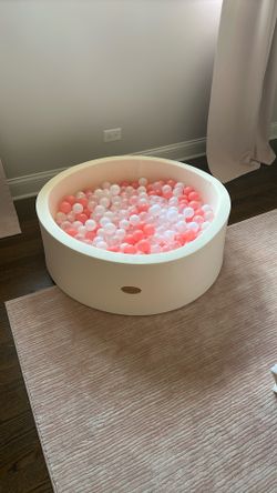 Toddler ball Pit