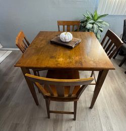 Table 4 chairs