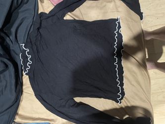 Women’s Juniors Black Long Sleeve Top – Forever 21 – Size M – Ruffle Trim 👚