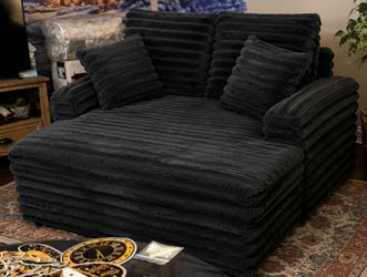 Oversized Chaise Lounge / Chair & a Half – Dark Gray – Excellent Condition