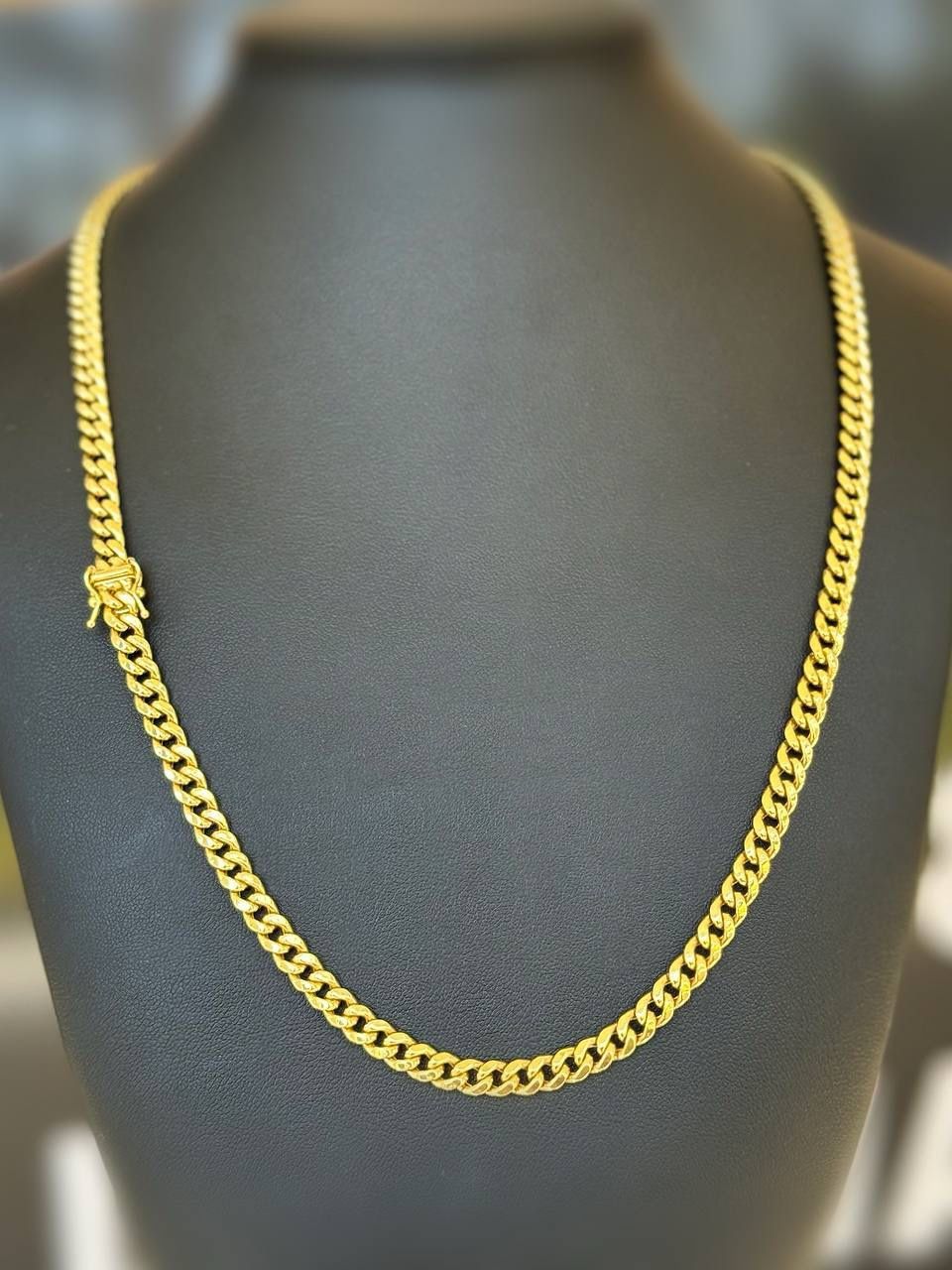 10k solid Yellow Gold Cuban link 24” Chain necklace 18.7 grams 5.5mm