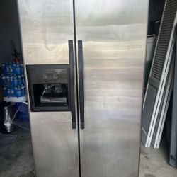 Refrigerator 